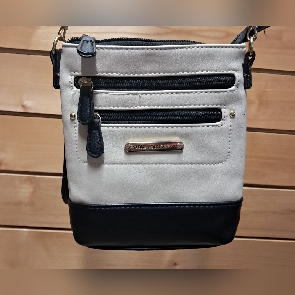 Stone Mountain Crossbody Bag - Picture 4 of 7